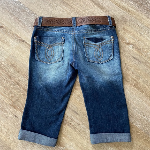 Jean Capris - Picture 2 of 3